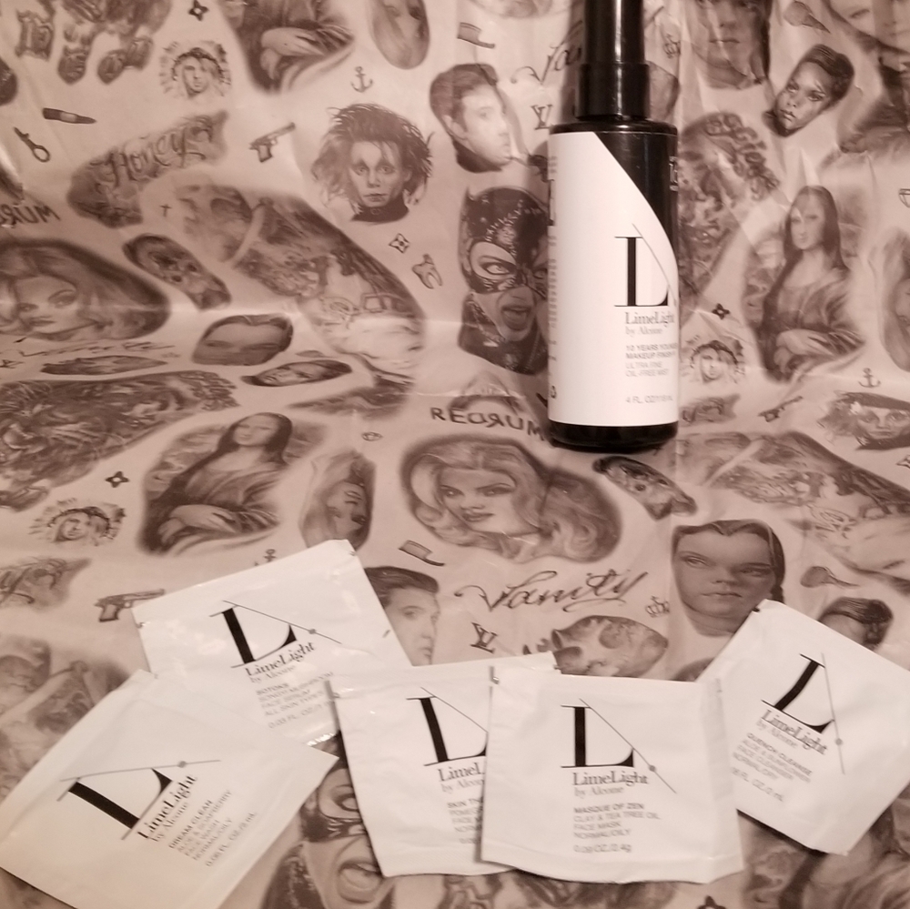 💫LimeLight Finishing Spray by Alcone💫